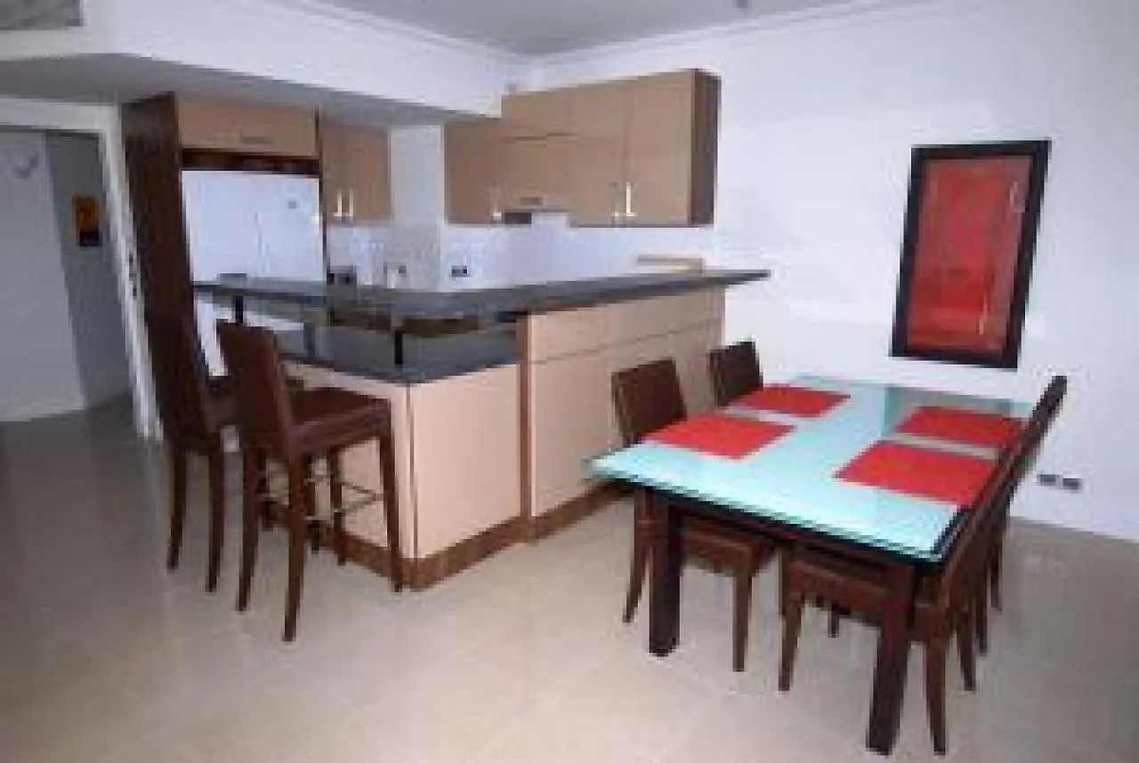 Stunning 2 Bed Apt On The Seafront Of Cannes In A High Class Secure Building With Swimming Pool 463