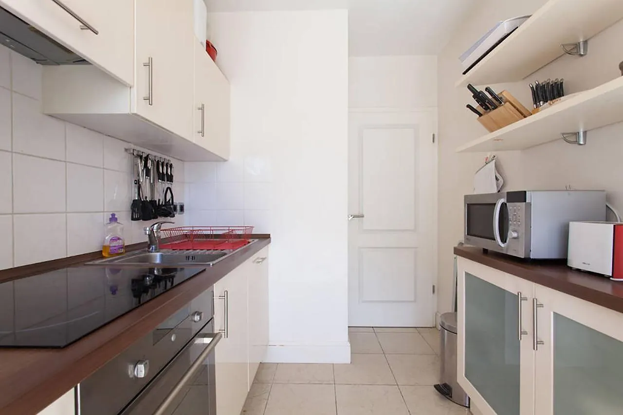 דירה Stunning 2 Bed Apt On The Seafront Of Cannes In A High Class Secure Building With Swimming Pool 463