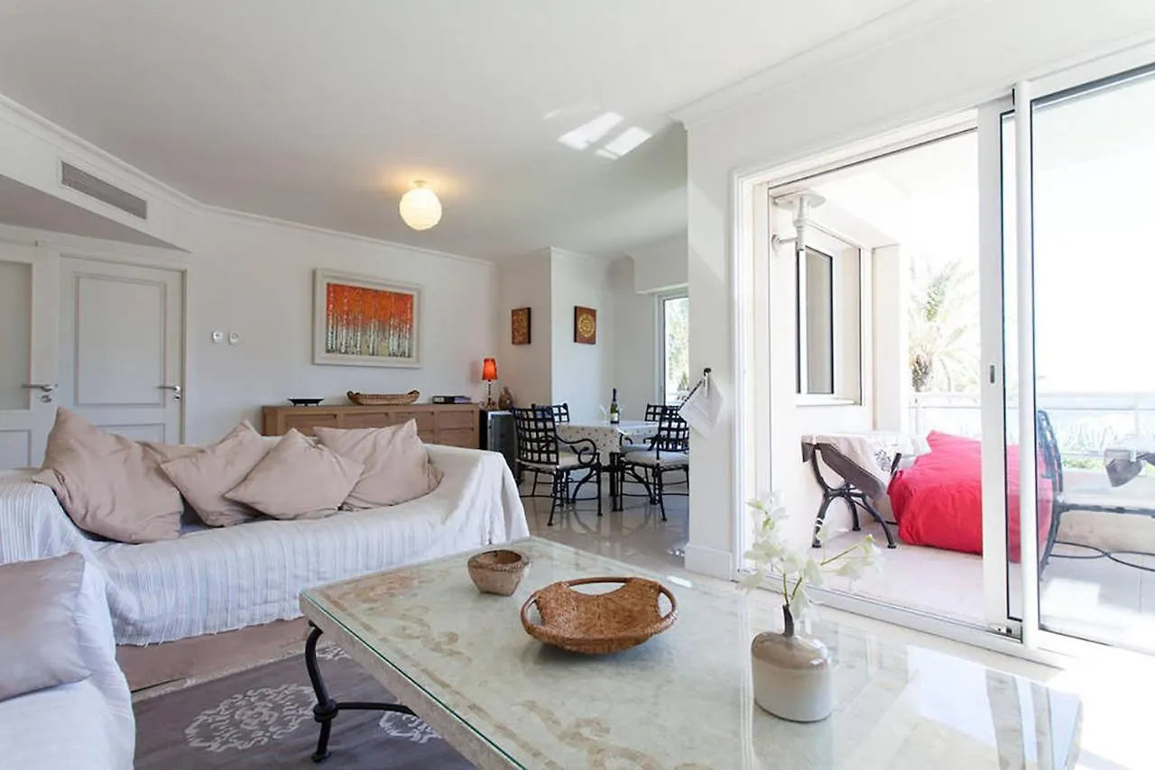 Lägenhet Stunning 2 Bed Apt On The Seafront Of Cannes In A High Class Secure Building With Swimming Pool 463